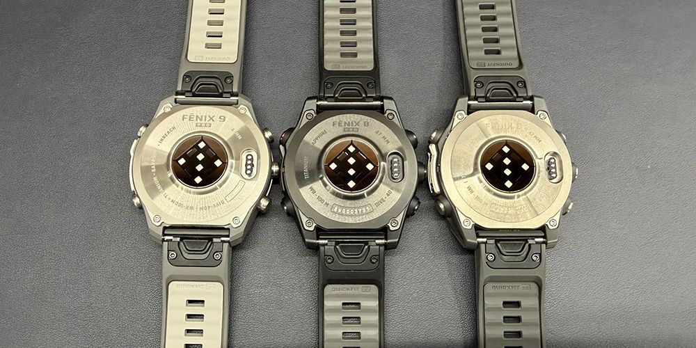 zadní strana hodinek Garmin Fenix 9 Fenix 8